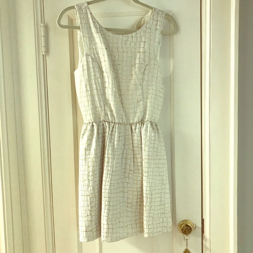 Gold/White Dress